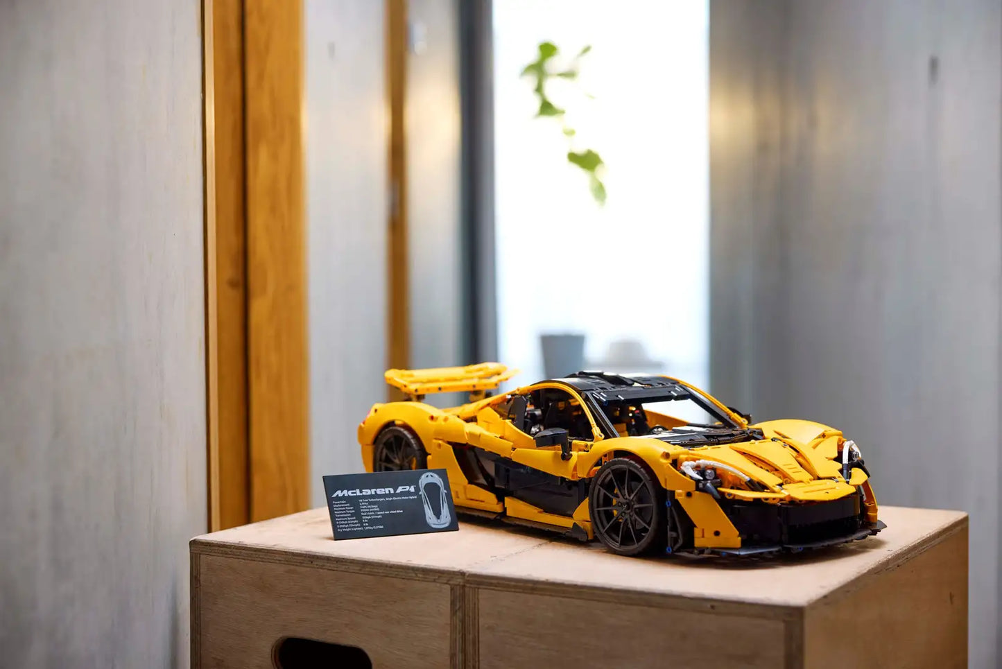 McLaren P1