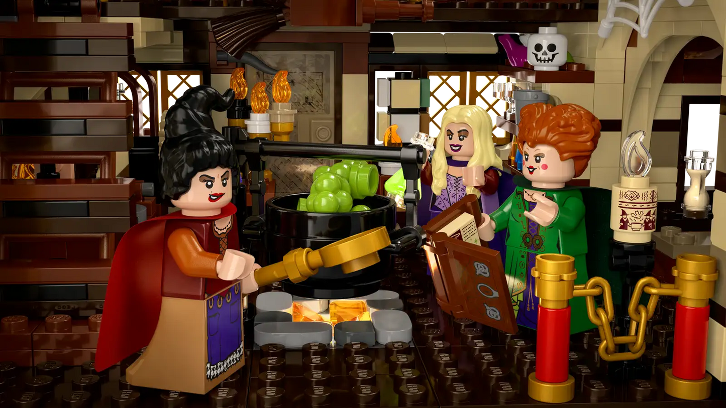 Disney Hocus Pocus: The Sanderson Sisters' Cottage