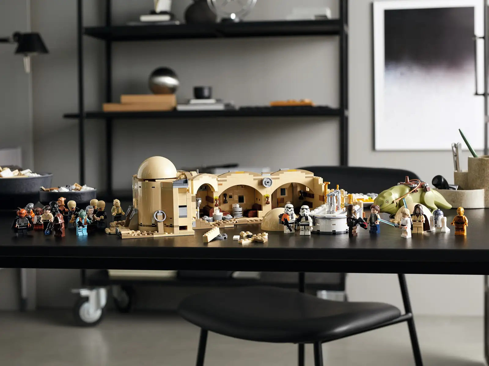 Mos Eisley Cantina